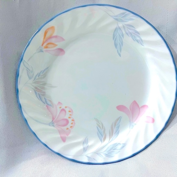 Corelle by Corning PINK TRIO with Swirl Rim set (18 pieces)